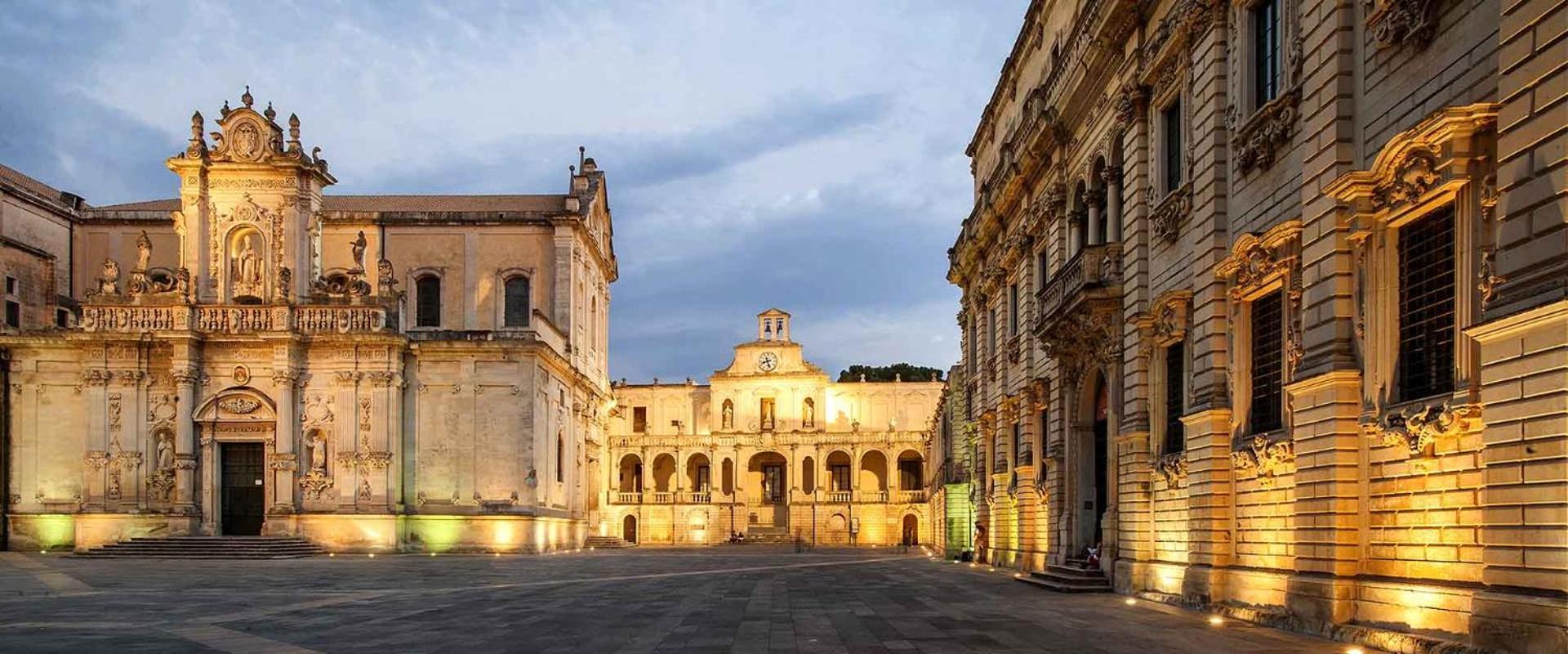 "Il Vecchio Salone" Appartamento In Pieno Centro Con Garage Privato 莱切 外观 照片