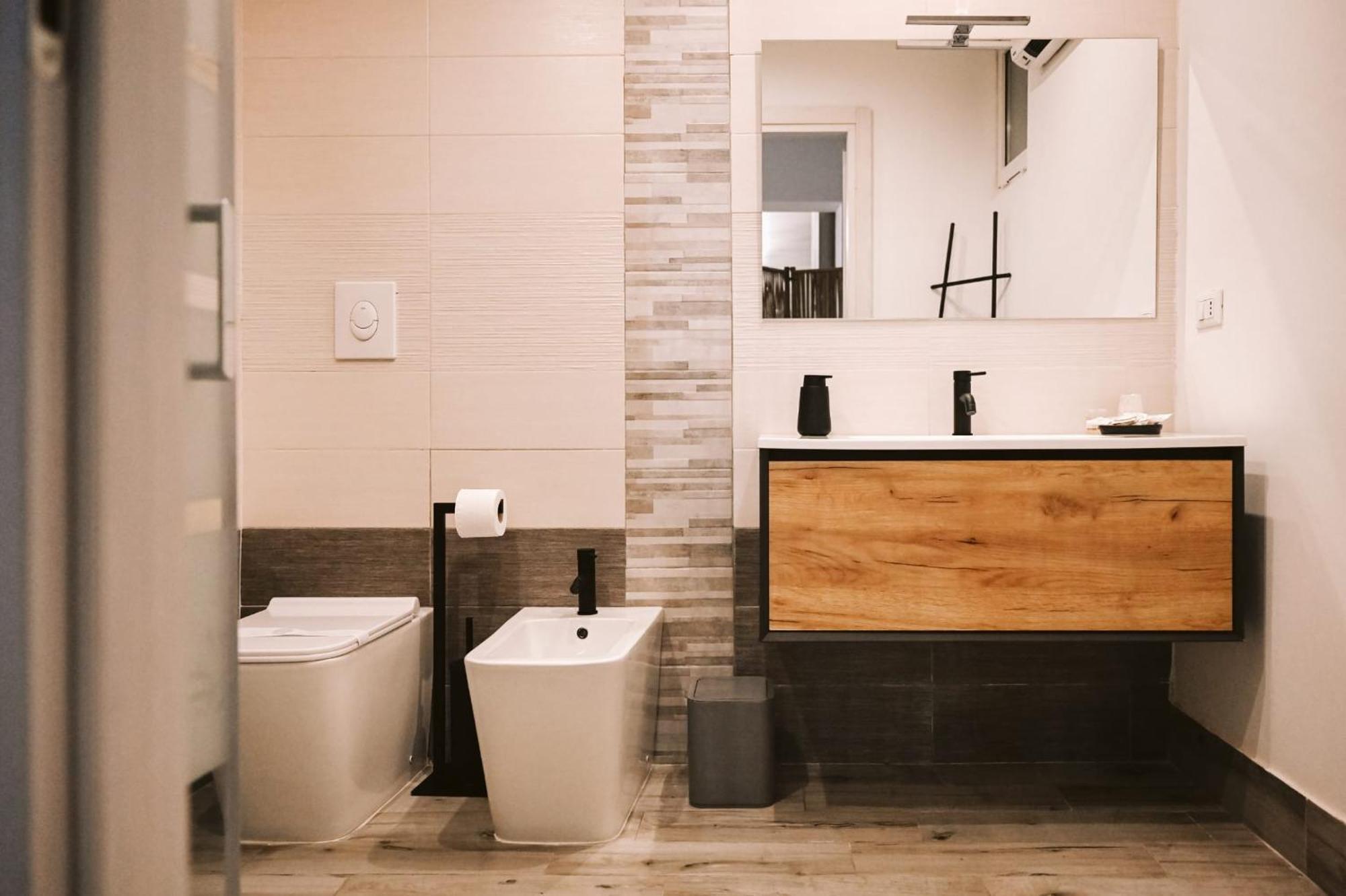 "Il Vecchio Salone" Appartamento In Pieno Centro Con Garage Privato 莱切 外观 照片