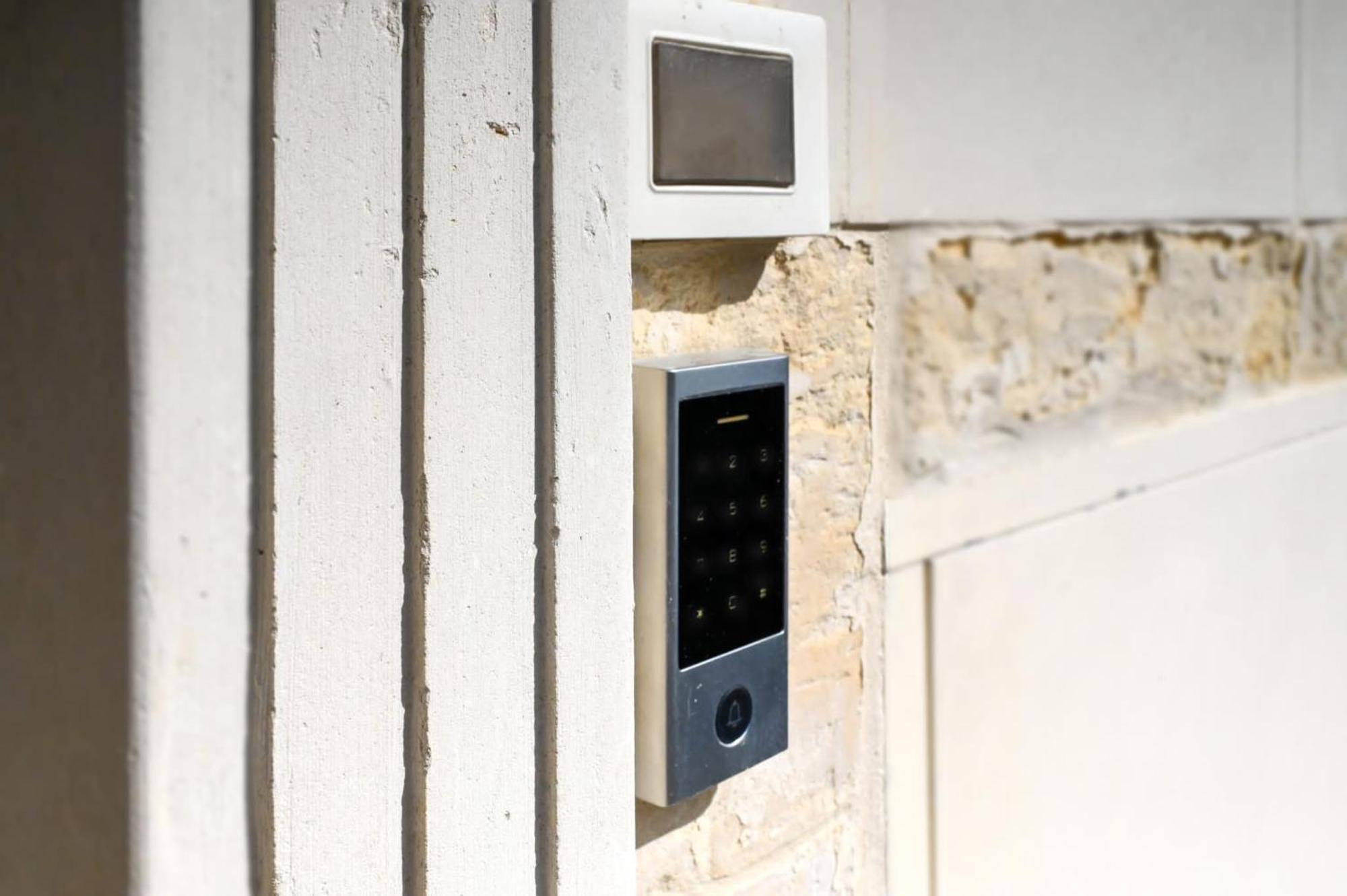 "Il Vecchio Salone" Appartamento In Pieno Centro Con Garage Privato 莱切 外观 照片