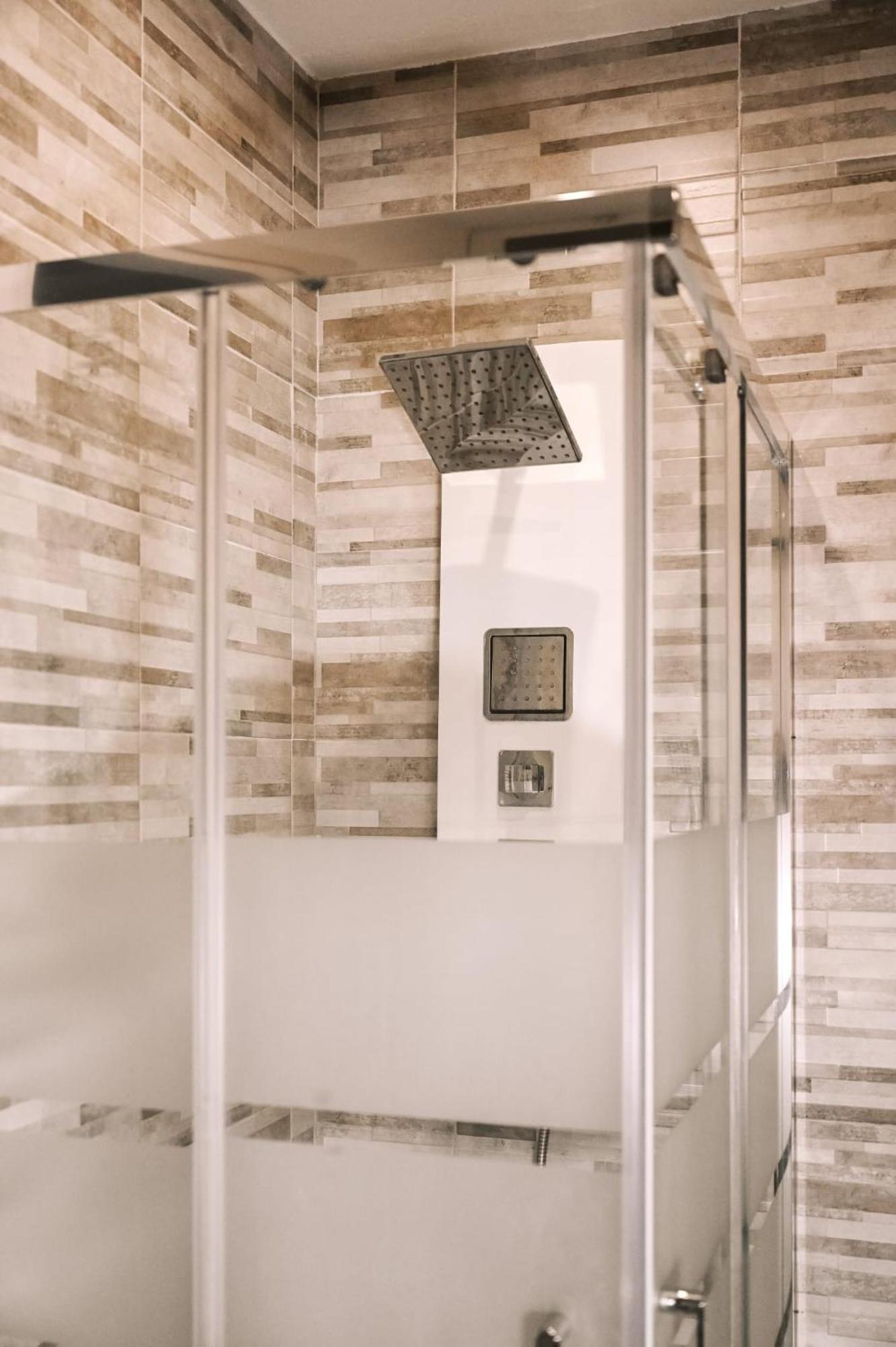 "Il Vecchio Salone" Appartamento In Pieno Centro Con Garage Privato 莱切 外观 照片